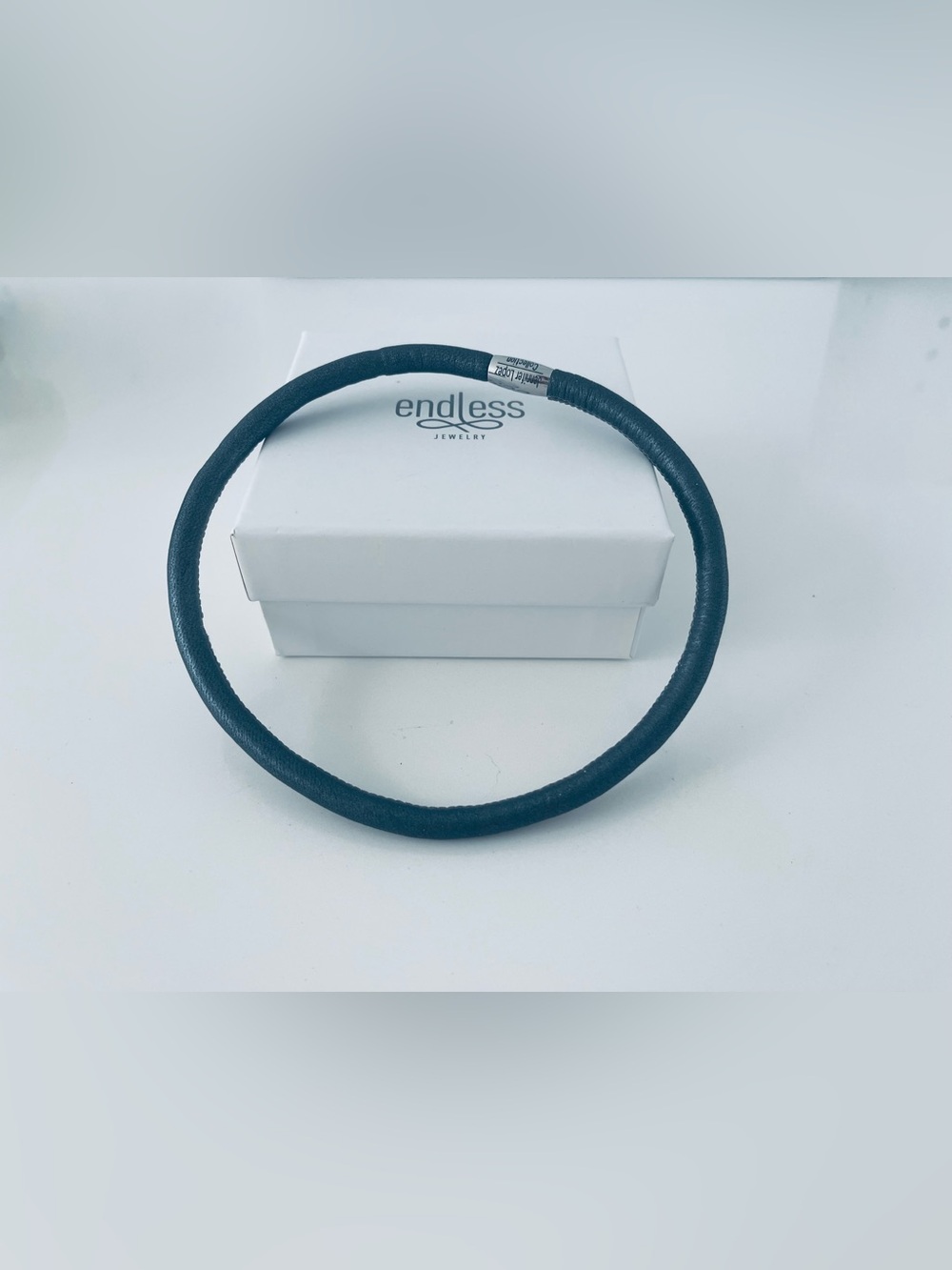 Grey Leather Chocker necklace or double bracelet.